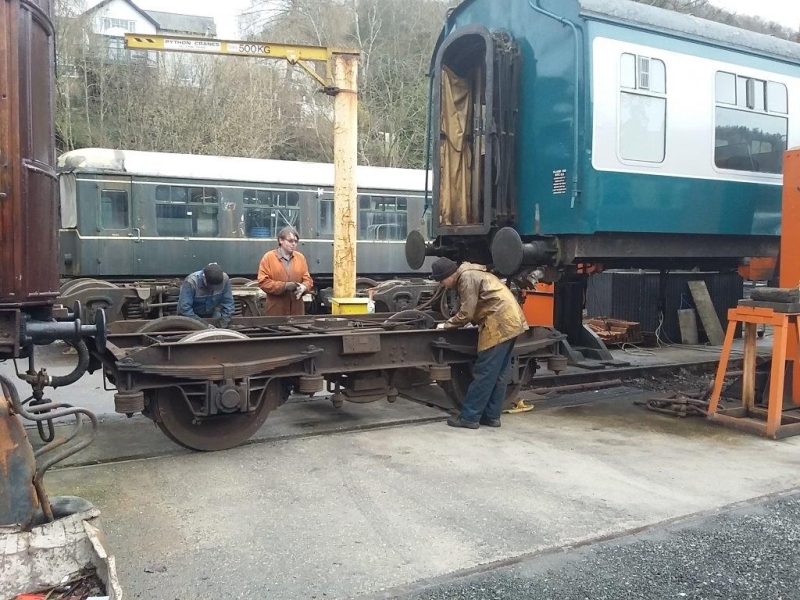 Class 108 + bogie